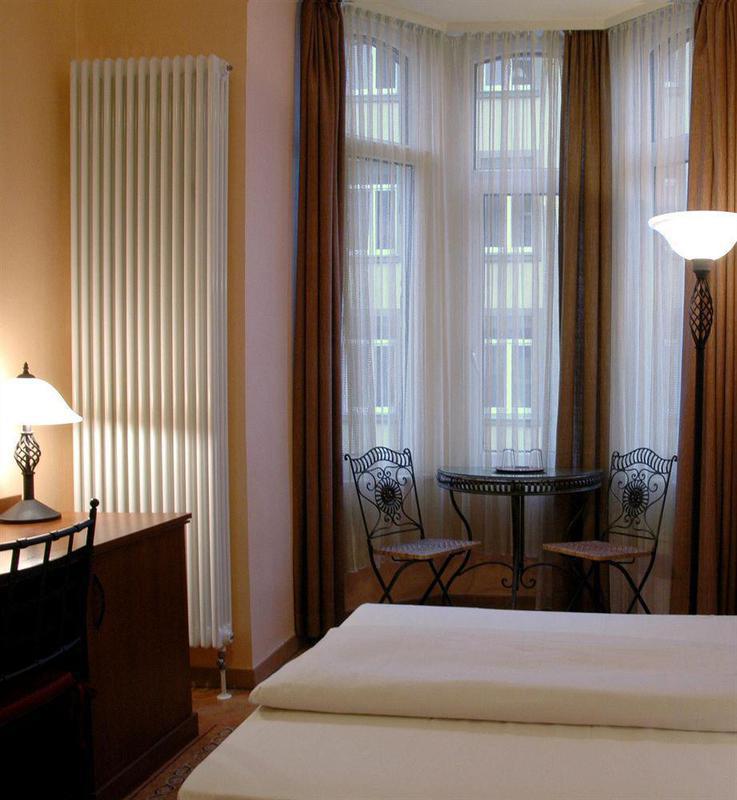 City Hotel West Frankfurt nad Menem Pokój zdjęcie
