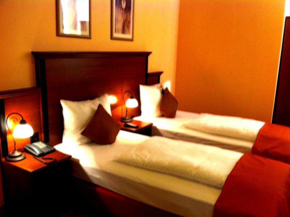 City Hotel West Frankfurt nad Menem Pokój zdjęcie